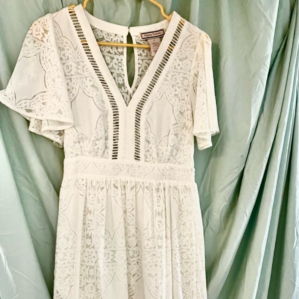 White lace dress